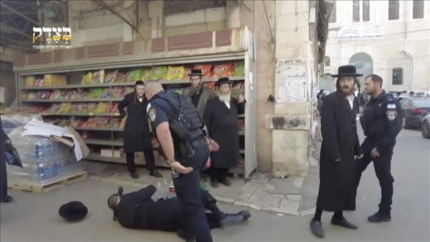 Izraelska policija pretukla Jevreje koji daju podršku Palestini