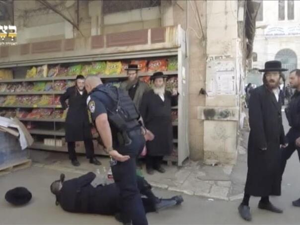 Izraelska policija pretukla Jevreje koji daju podršku Palestini