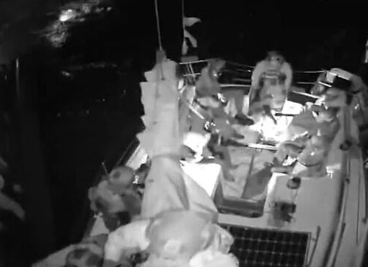 Izraelska vojska presrela flotilu za Gazu, kamere na brodovima uništavali puškama