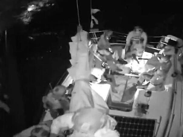 Izraelska vojska presrela flotilu za Gazu, kamere na brodovima uništavali puškama