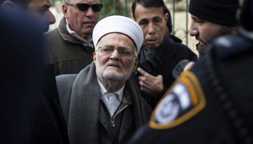 Izraelske snage uhapsile imama Al-Aqsa džamije šejha Ekrima Sabrija