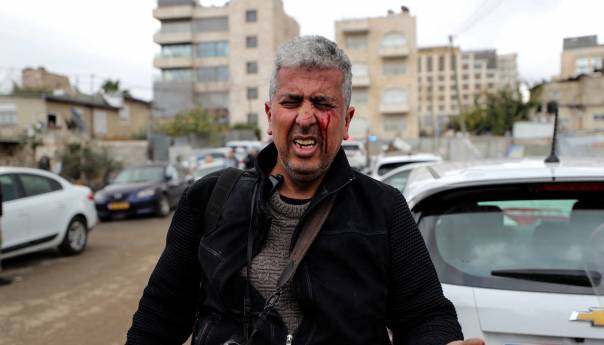 Izraelski policajci istukli fotografa Associated Pressa u istočnom Jerusalemu