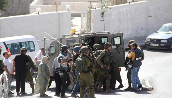 Izraelski vojnici pucali i ranili četvoricu Palestinaca u izbjegličkom kampu
