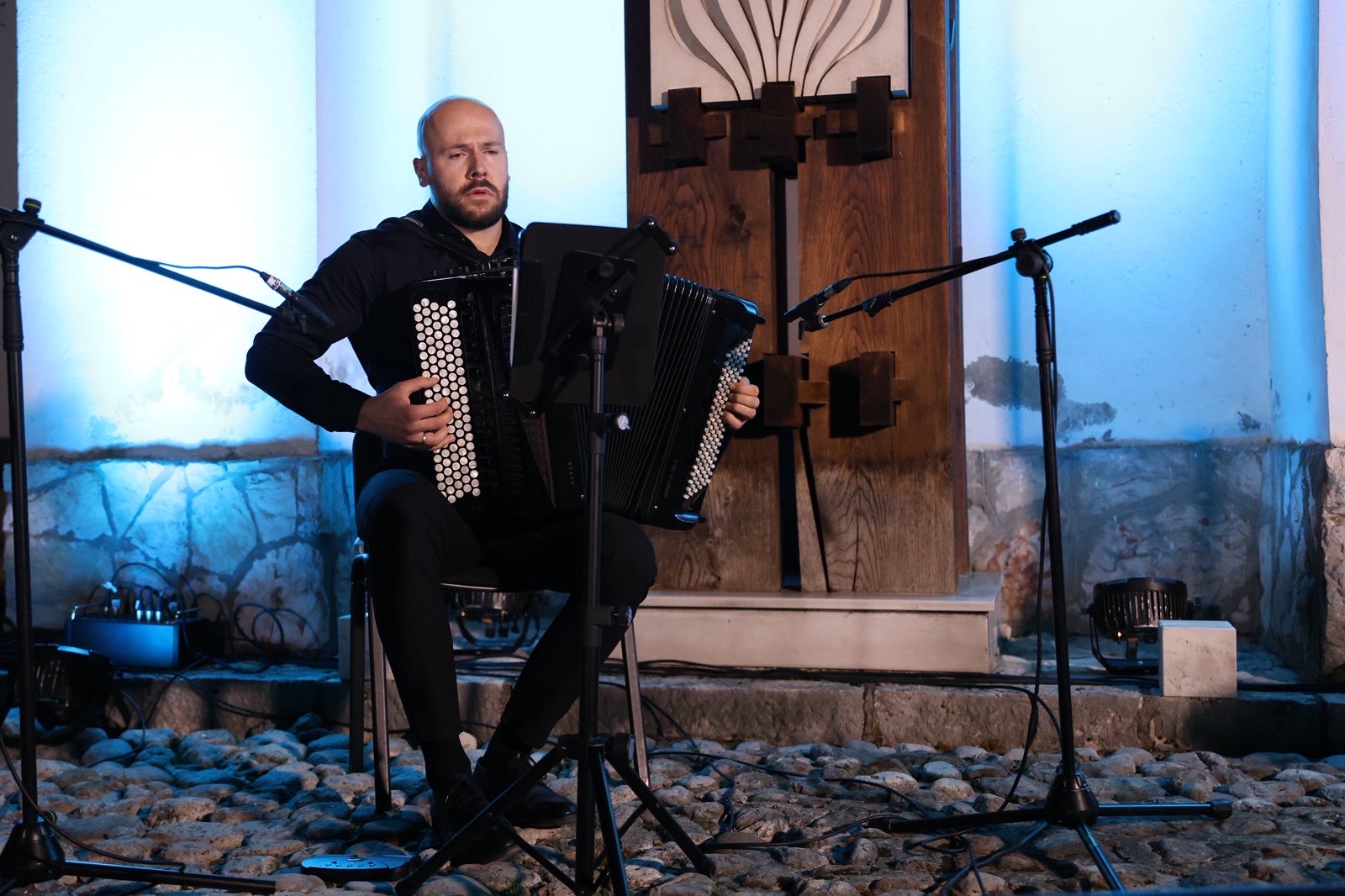 Izveden koncert na harmonici Azmira Halilovića u Velikoj avliji Laure Papo Bohorete