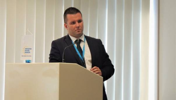 Jačanjem privrede RS zaustaviti negativne trendove iz prošle godine