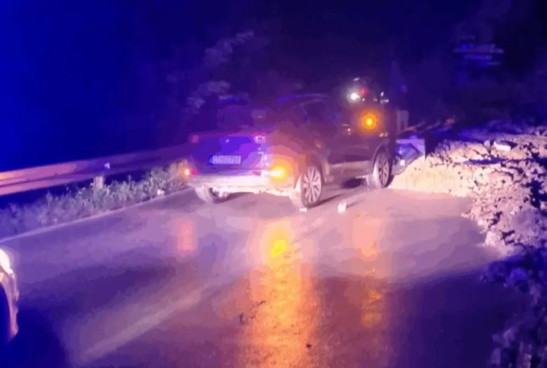 Jajce: Vozačica iz Crne Gore udarila automobilom u betonski zid
