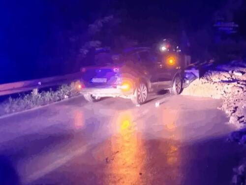 Jajce: Vozačica iz Crne Gore udarila automobilom u betonski zid