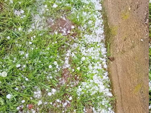 Jak grad protutnjao Srbijom: Padao led veličine lješnika