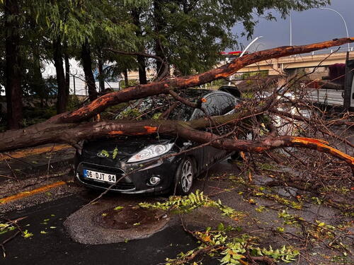 Jaka kiša i nevrijeme pogodili Ankaru, dijelovi grada poplavljeni