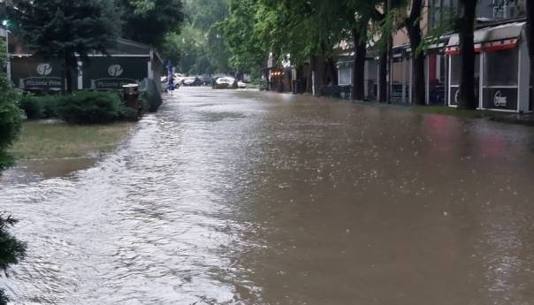 Jaka kiša izazvala poplave u Modriči, Vitezu, Zavidovićima