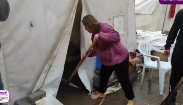 Jake kiše pogodile žrtve potresa u Turskoj, poplavljeni šatori