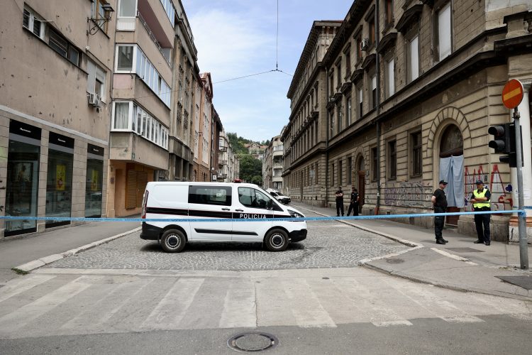 Jake policijske snage u Sarajevu, blokirane 52 ulice