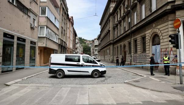 Jake policijske snage u Sarajevu, blokirane 52 ulice