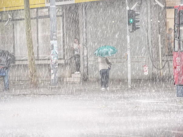Jako nevrijeme u Beogradu, zatvoren aerodrom