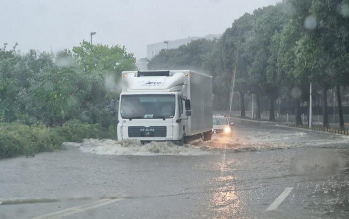 Jako nevrijeme u Dalmaciji, dijelovi Splita pod vodom