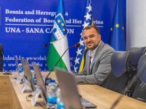 Jakšić: Finansije USK stabilizirane bez novih zaduženja, dugovi smanjeni, ulaganja povećana