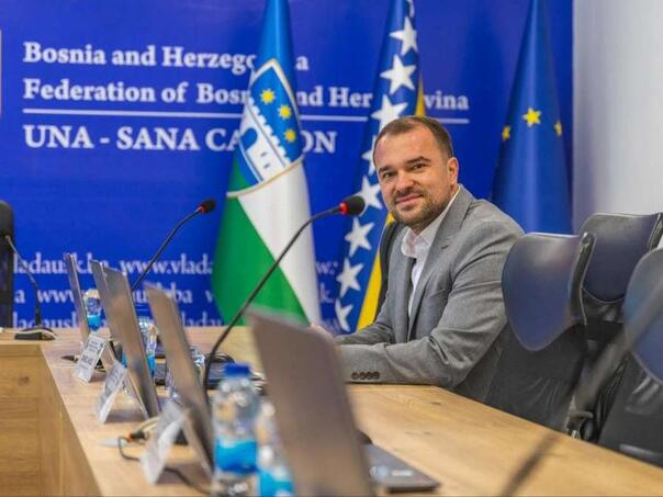 Jakšić: Finansije USK stabilizirane bez novih zaduženja, dugovi smanjeni, ulaganja povećana