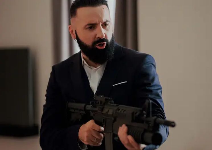 Jala Brat snima film: Bh. reper u novoj ulozi