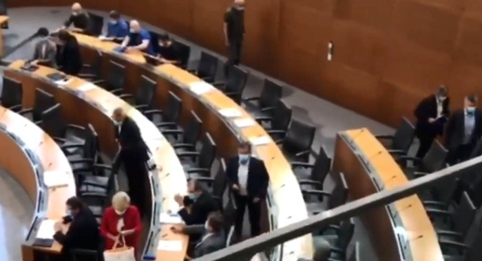 Janša bez izvinjenja o Srebrenici, poslanici napustili sjednicu