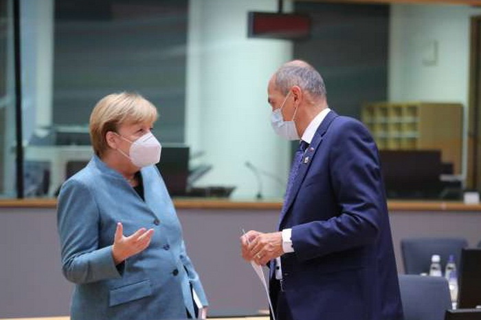 Janša i Merkel razgovarali o europskim temama i Balkanu