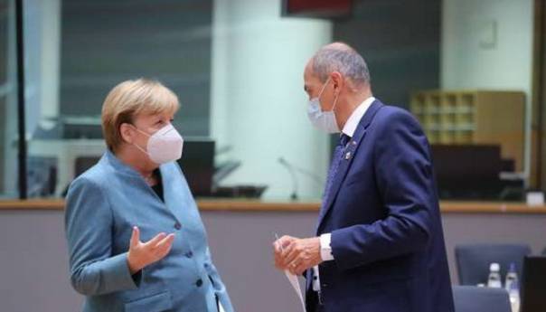 Janša i Merkel razgovarali o europskim temama i Balkanu