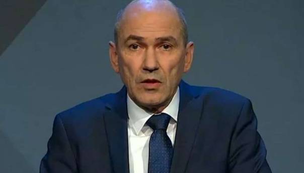 Janša: Vladu pokušavaju srušiti 'kriminalnim' pritiscima
