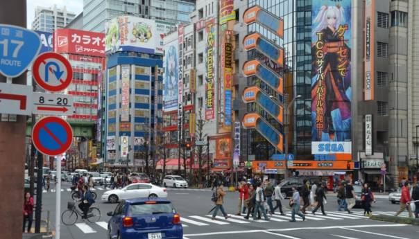 Japan planira ukinuti automobile s benzinskim motorom