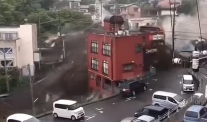 Japan: U klizištima nestalo najmanje 20 ljudi 