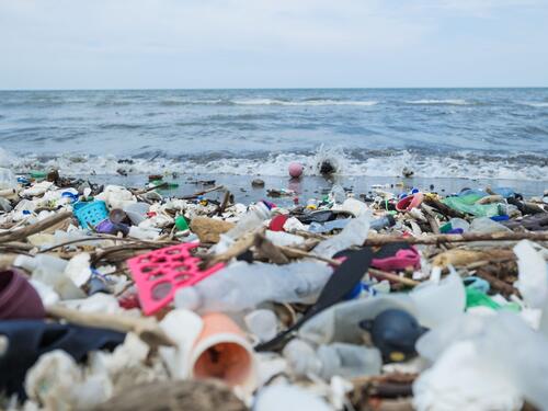 Japanci razvili plastiku koja nestaje u moru za sat vremena