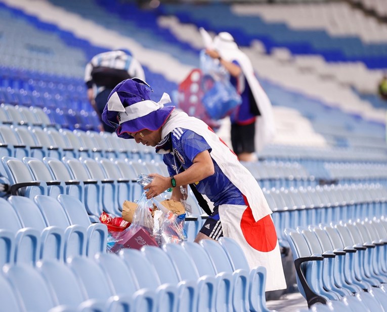 Japanski navijači počistili stadion nakon poraza od Hrvatske na SP-u