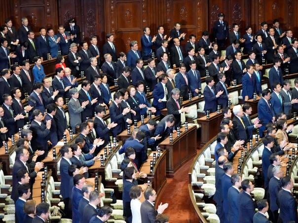 Japanski parlament odlučuje o sudbini premijera Ishibe nakon gubitka većine