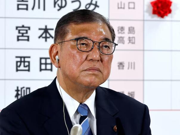 Japanski premijer neće podnijeti ostavku uprkos porazu na izborima