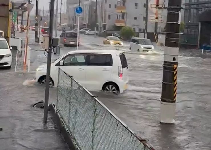 Japanu prijeti tajfun "Higos", stotine hiljade ljudi u opasnosti