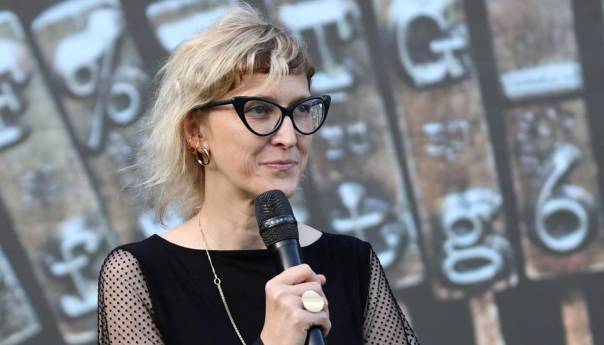 JASMILA ŽBANIĆ - ODGOVOR PLENKOVIĆU