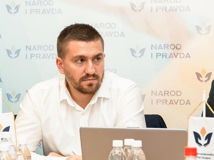 Jasmin Ademović i još sedam općinskih vijećnika napustili NiP