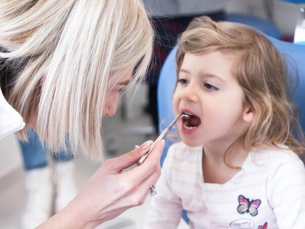 Javni poziv roditeljima mališana za prvi preventivni stomatološki pregled