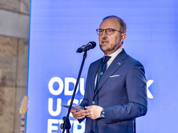 Je li ‘neutralnom’ izjavom Sorece počelo udvaranje Dodiku