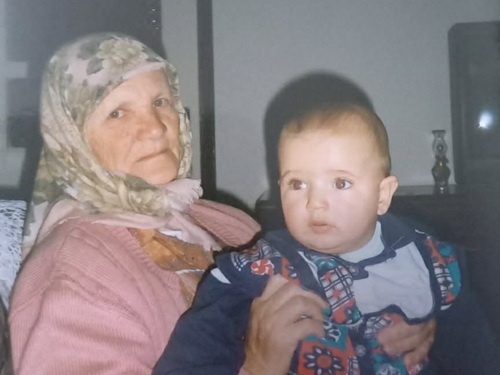 Jedanaest članova porodice Emine Ploskić ubijeno 1992., pravda još na čekanju