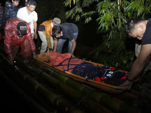 Jedanaest mrtvih i 12 nestalih penjača nakon erupcije vulkana u Indoneziji