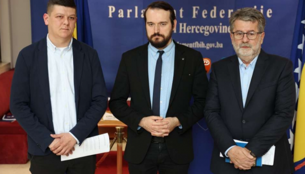 Jedinstven stav SBiH, NES-a, HDZ-a 1990 i HNP-a oko pitanja djelovanja Ustavne komisije