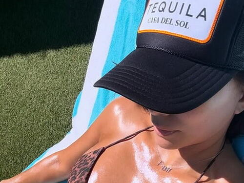 Jedna od najljepših žena na svijetu pokazala isklesane mišiće u bikiniju