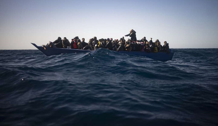 Jedna osoba poginula nakon prevrtanja čamca s migrantima u Lamancheu