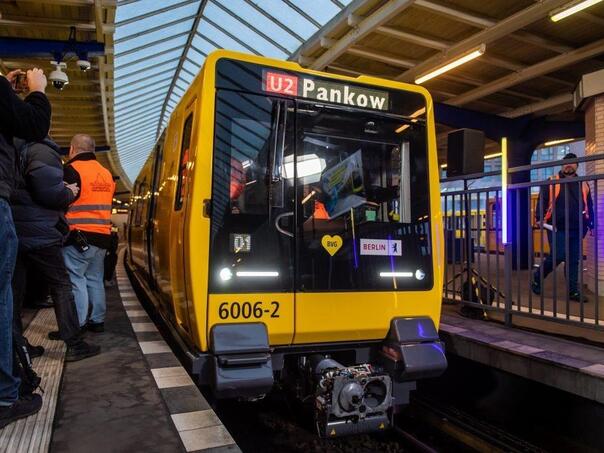 Jedna osoba poginula u napadu nožem na stanici metroa u Berlinu