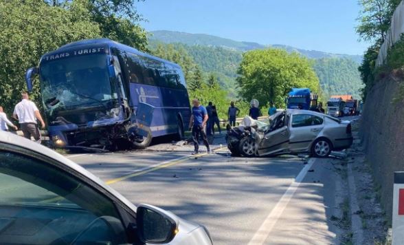 Jedna osoba poginula u teškoj saobraćajnoj nesreći kod Zenice
