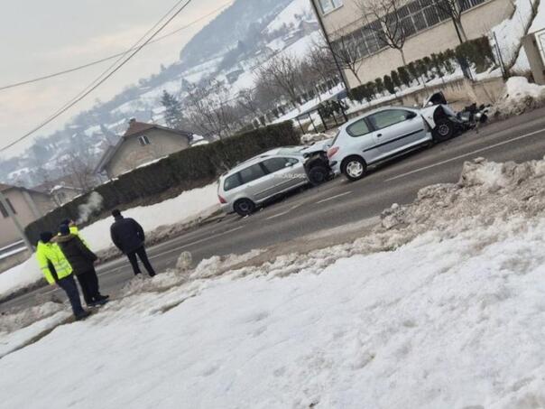 Jedna osoba povrijeđena u sudaru kod Zenice