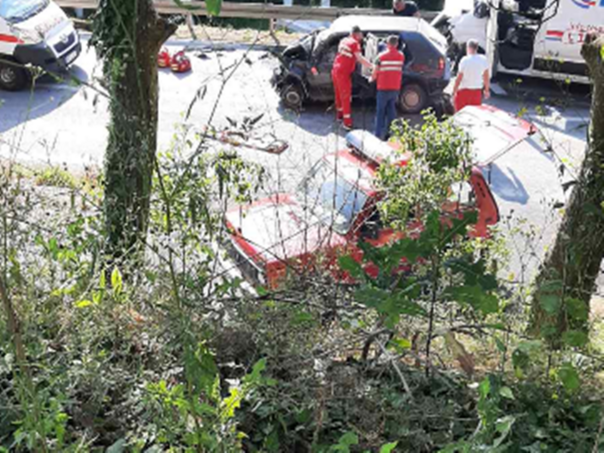 Jedno lice poginulo u nesreći na putu Foča - Ustikolina