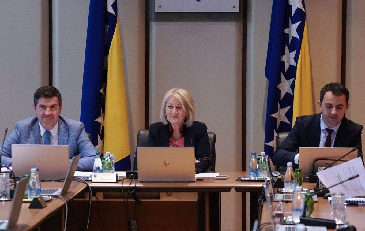 Jednoglasna odluka Vijeća ministara: Uz zastavu BiH i zastava EU