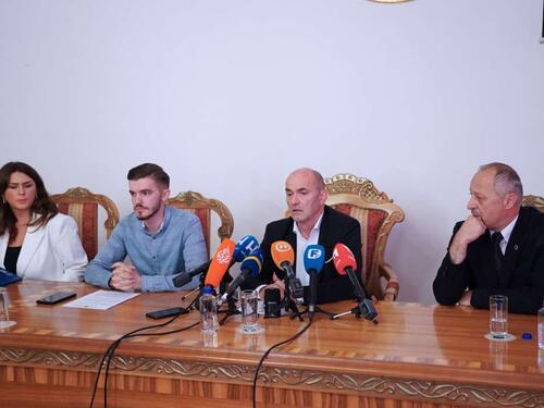 Jednoglasna podrška Senata UNSA za novog rektora Zaimoviću