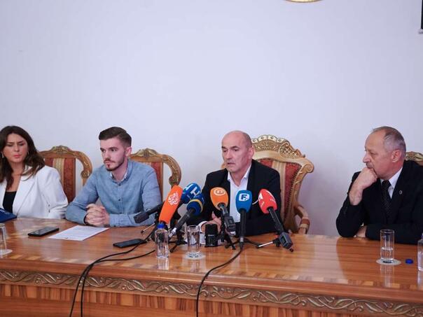 Jednoglasna podrška Senata UNSA za novog rektora Zaimoviću