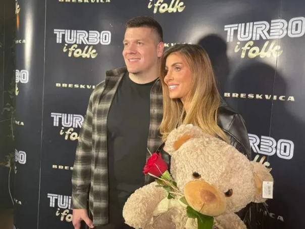 Jelena ispričala kako je osvojila Slobu: Suprug ga je pozvao da mi pjeva...